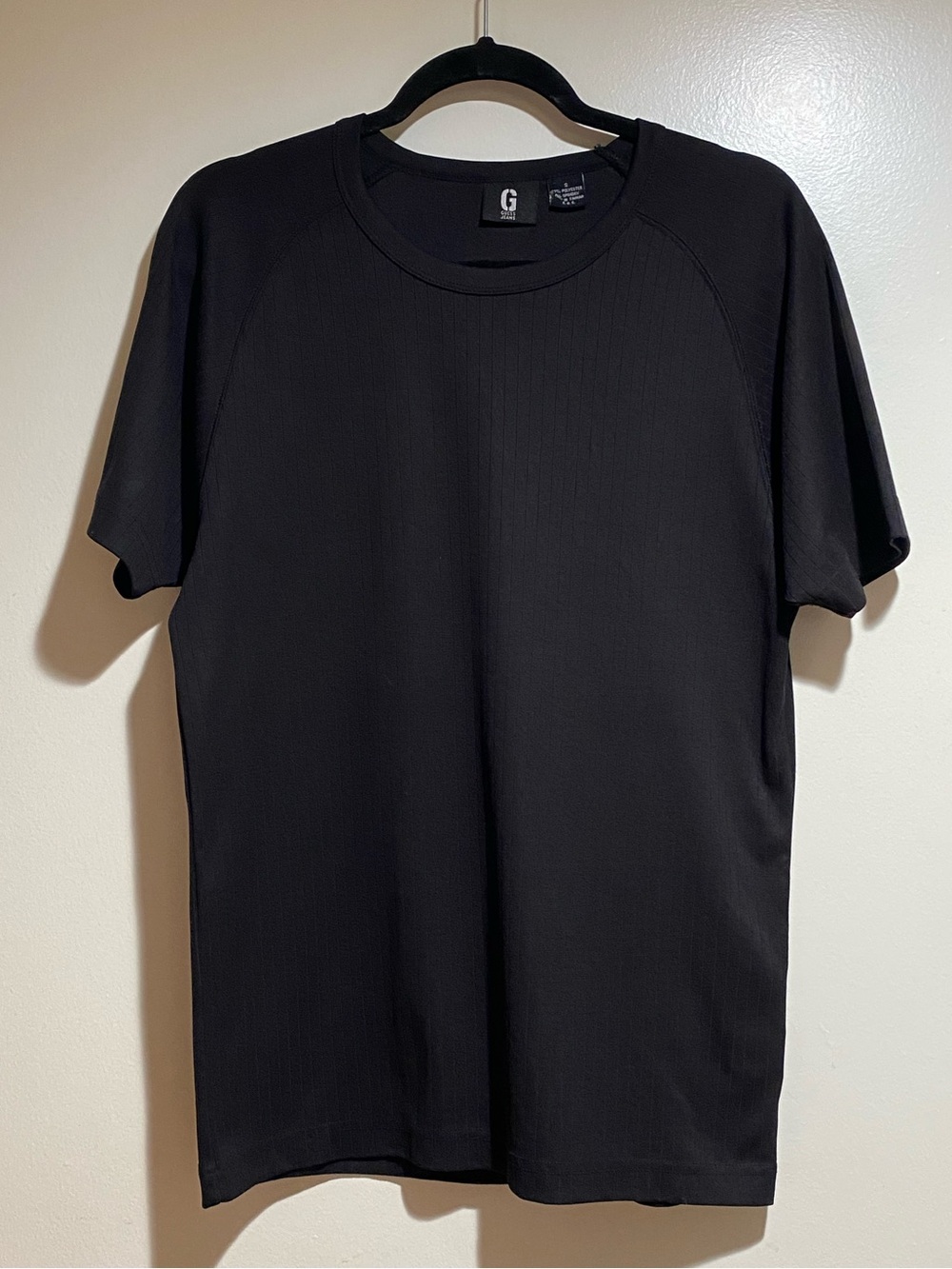 GUESS Men's Black  T-Shirt Size S